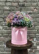 Цветочная композиция из Гипсофила и Розы в шляпной коробке в Атамановке