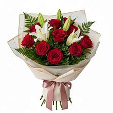 Букет цветов из:  Лилии и Розы в Атамановке