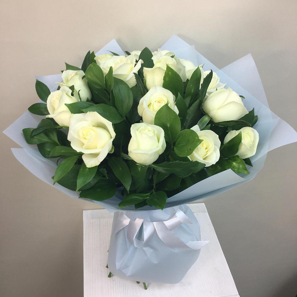 Букет 15 Белых роз Проуд в Атамановке