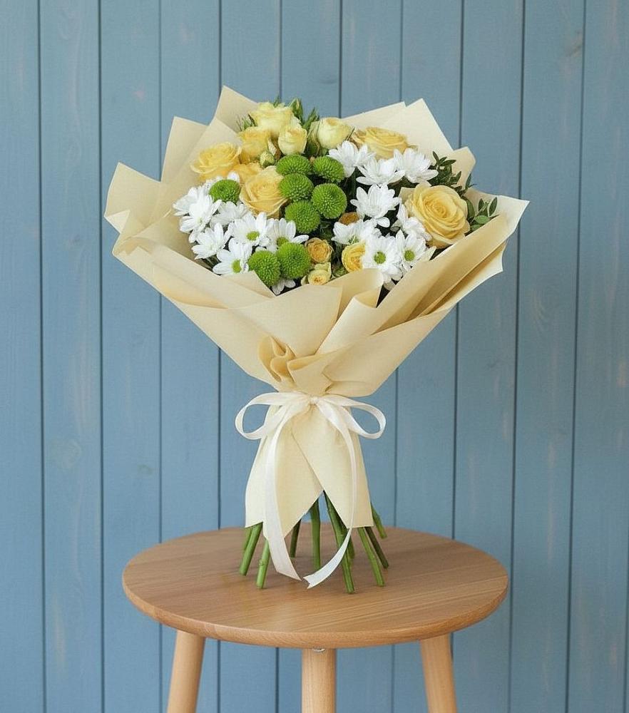 Букет цветов из: Хризантемы и Розы в Атамановке