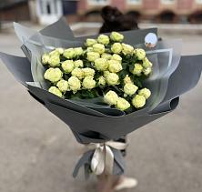 Букет Белые кустовые розы Солинеро в Атамановке