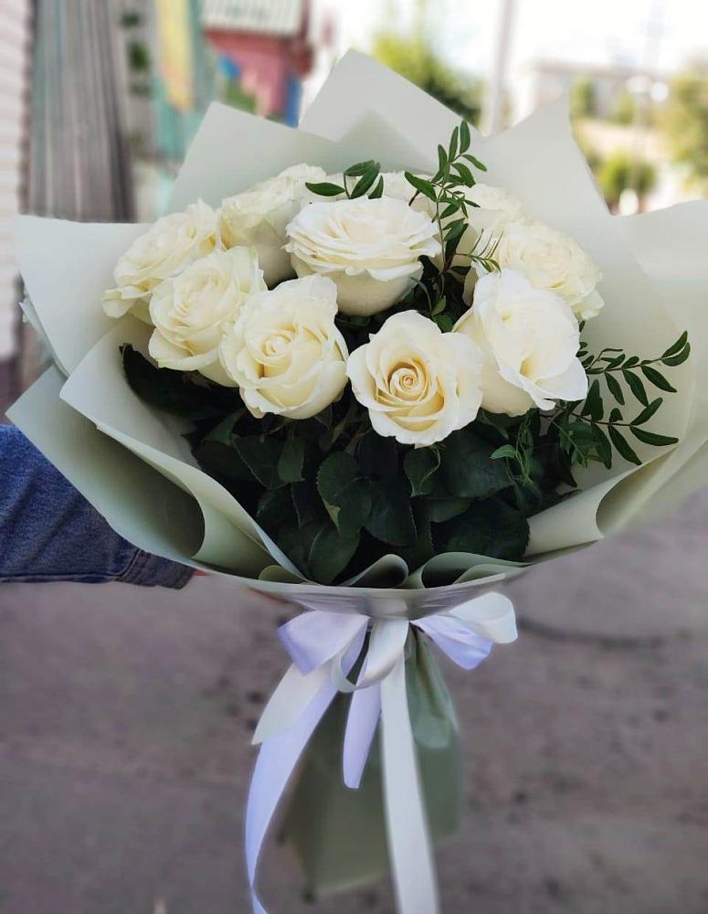 Букет Белые розы Проуд в Атамановке
