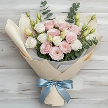 Букет цветов из:  Лизиантусы в Атамановке