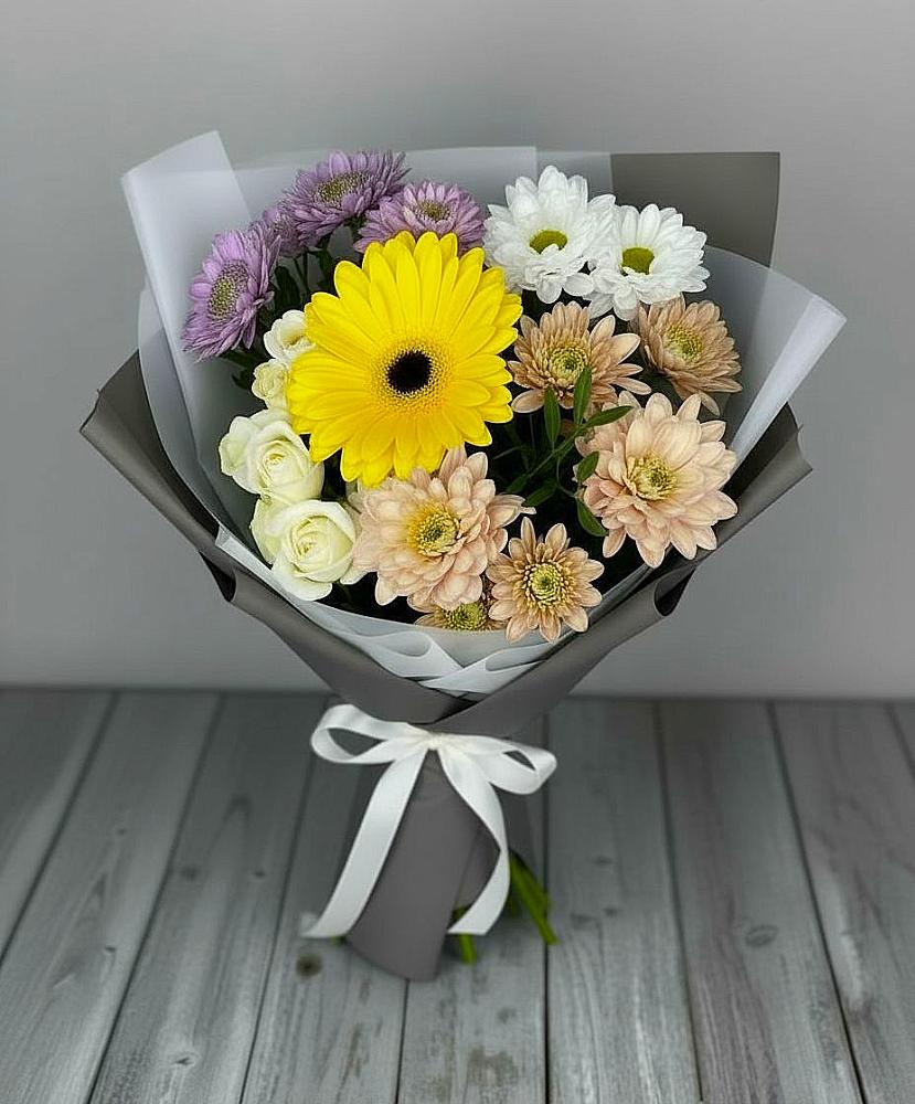 Букет цветов из: Розы, Герберы и Хризантемы в Атамановке