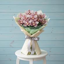 Букет цветов из:  Орхидеи и Розы в Атамановке