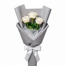 Букет 3 белые розы в Атамановке
