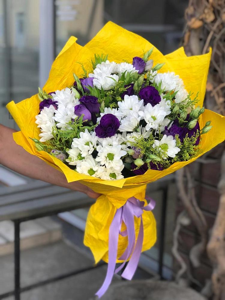 Букет цветов из: Ирисы, Хризантемы и Ромашки в Атамановке