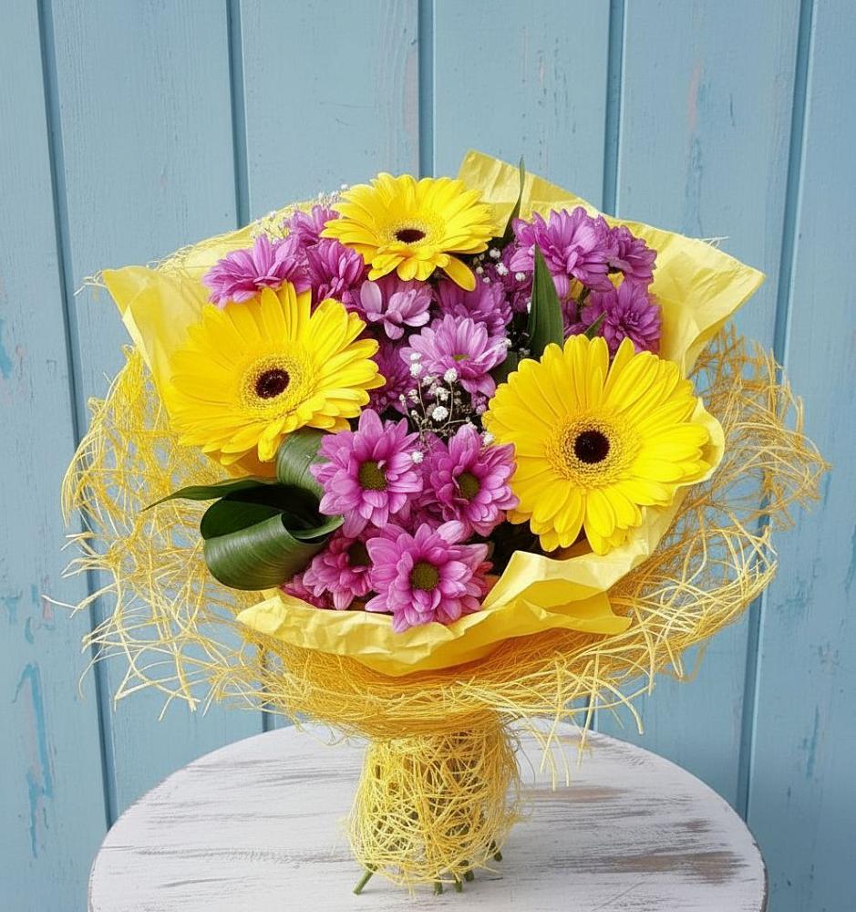 Букет цветов из: Хризантемы и Герберы в Атамановке