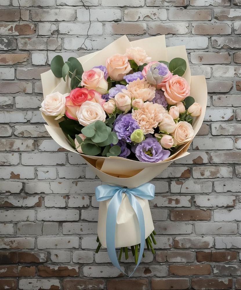Букет цветов из: Розы, Лизиантусы и Гвоздики в Атамановке