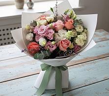 Букет цветов из:  Розы, Лизиантусы и Гвоздики в Атамановке