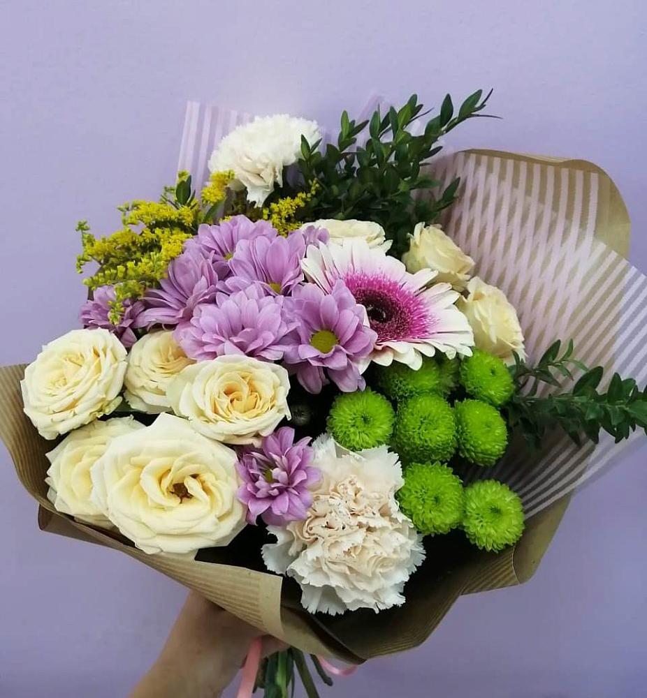 Букет цветов из: Хризантемы, Розы, Гвоздики и Герберы в Атамановке