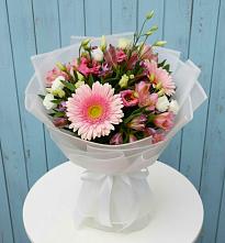Букет цветов из:  Герберы, Альстромерии и Лизиантусы #REPLACE_PRED# Атамановке