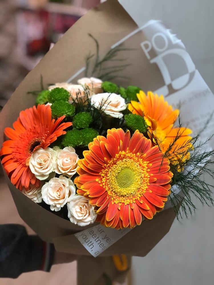 Букет цветов из: Герберы, Хризантемы и Розы в Атамановке