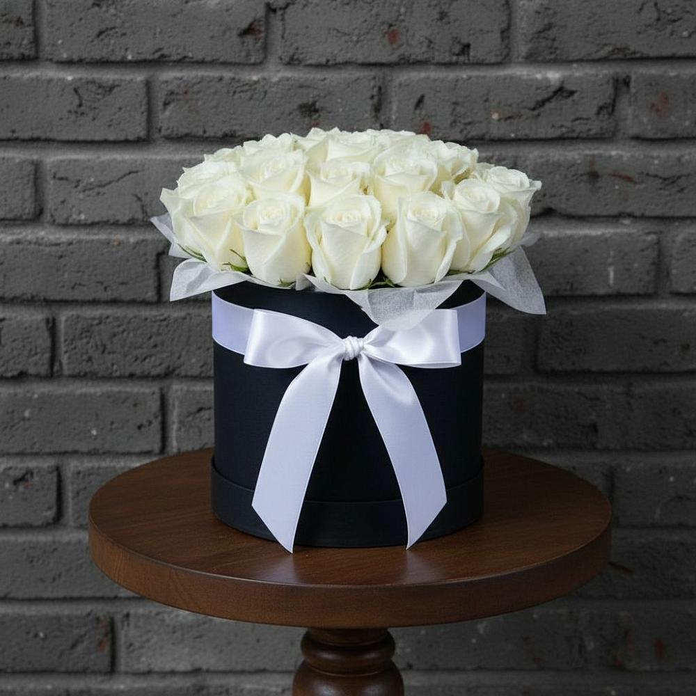 Цветочная композиция из Розы в шляпной коробке в Атамановке