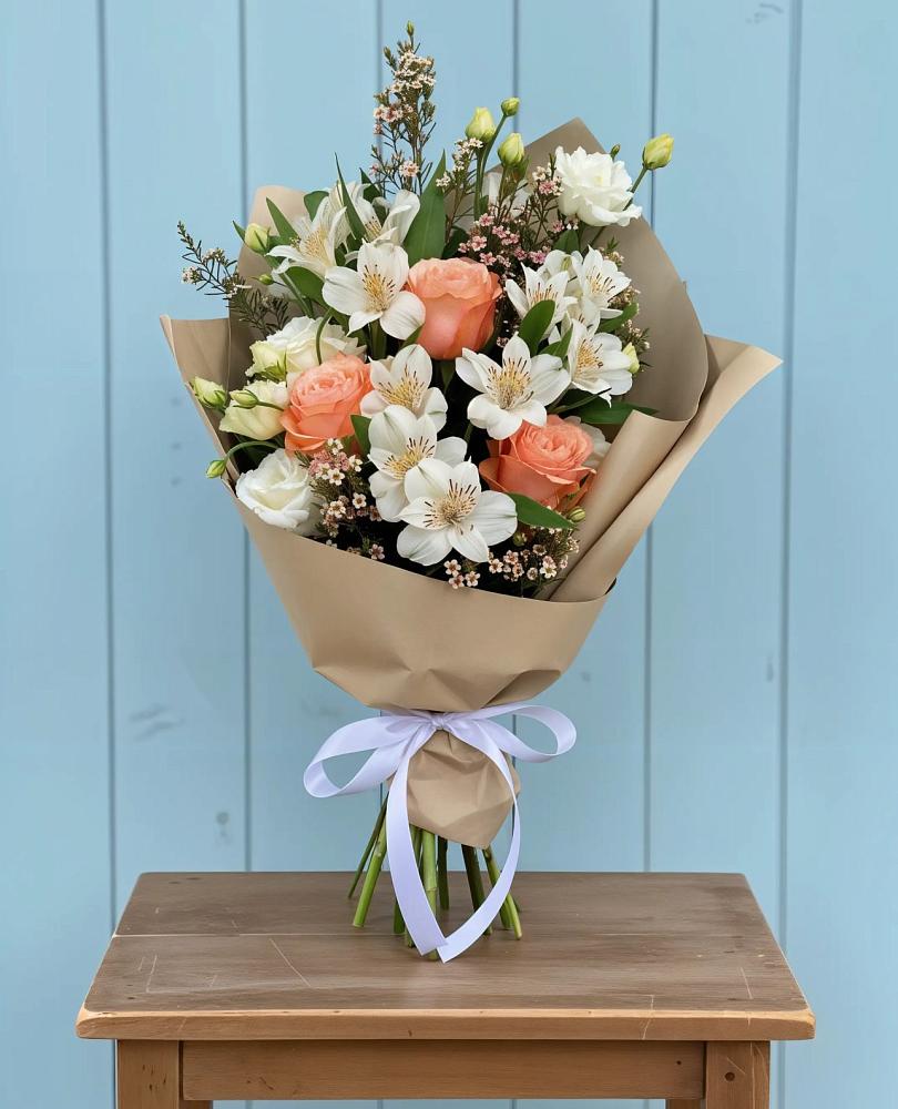 Букет цветов из: Альстромерии, Лизиантусы, Розы и Хризантемы в Атамановке
