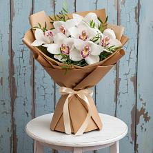 Букет цветов из:  Орхидеи и Розы в Атамановке
