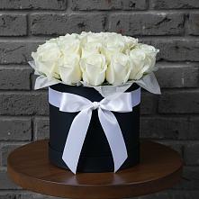 Цветочная композиция из Розы в шляпной коробке в Атамановке