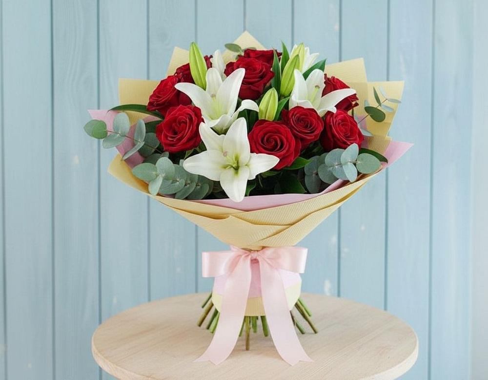 Букет цветов из: Лилии и Розы в Атамановке